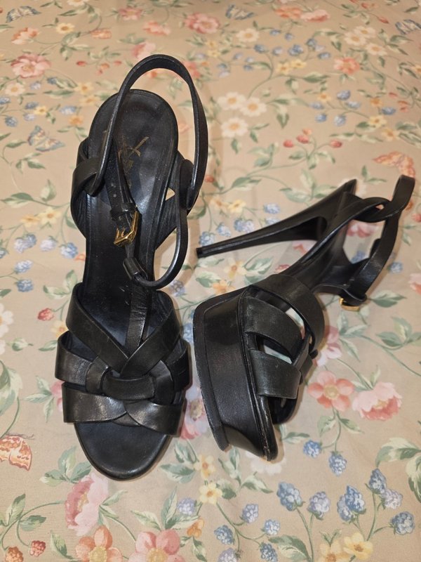 Black Heels - View 3