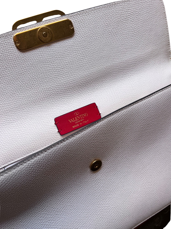 Clutch - View 4